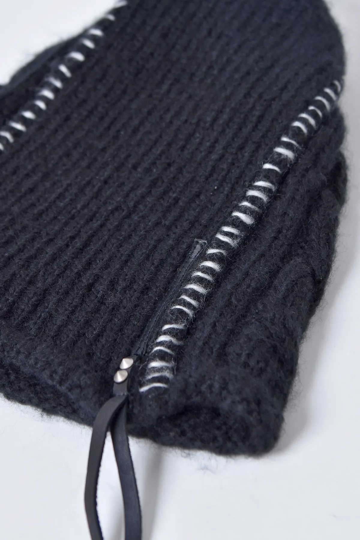 2002-KT04 Cable Mohair Beanie 01 Black