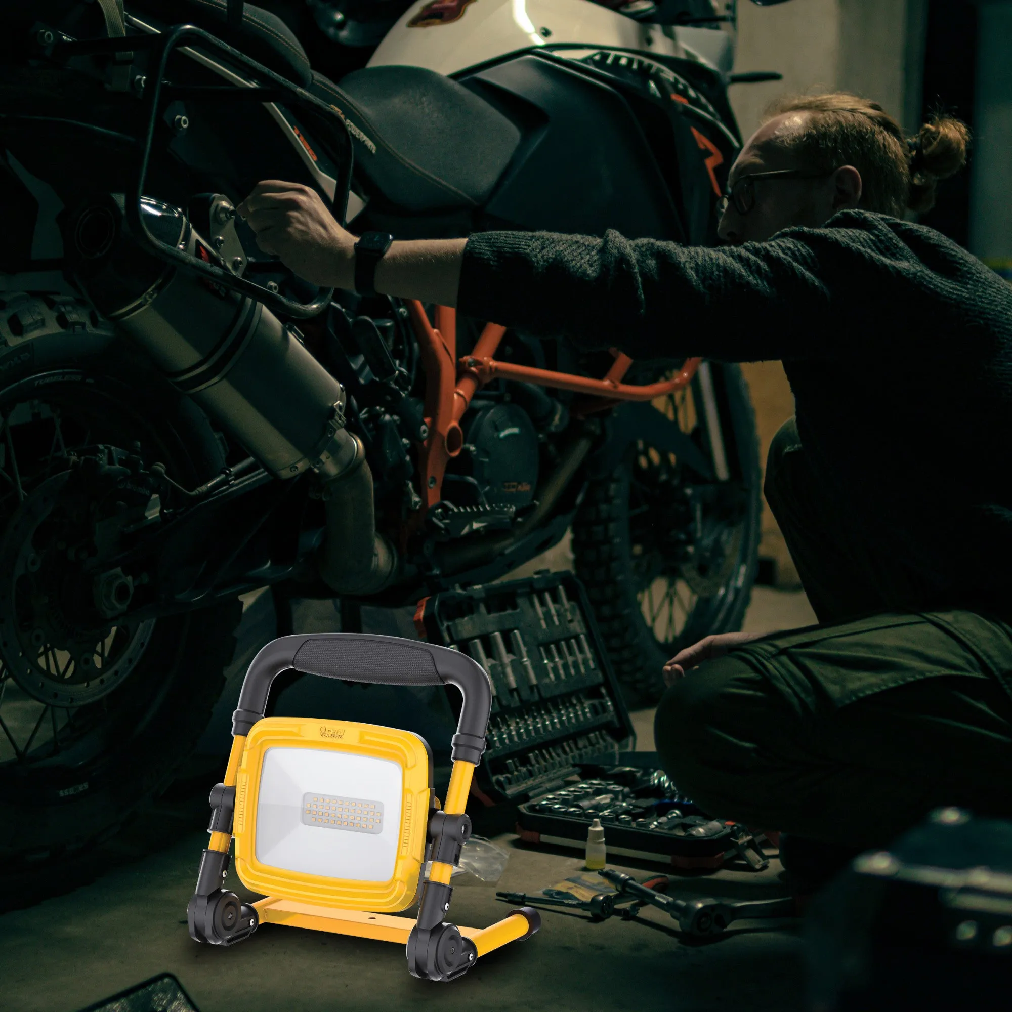 3000 Lumens Plug-In Foldable Work Light