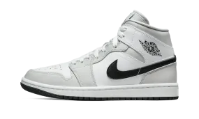 Air Jordan 1 Mid Light Smoke Grey