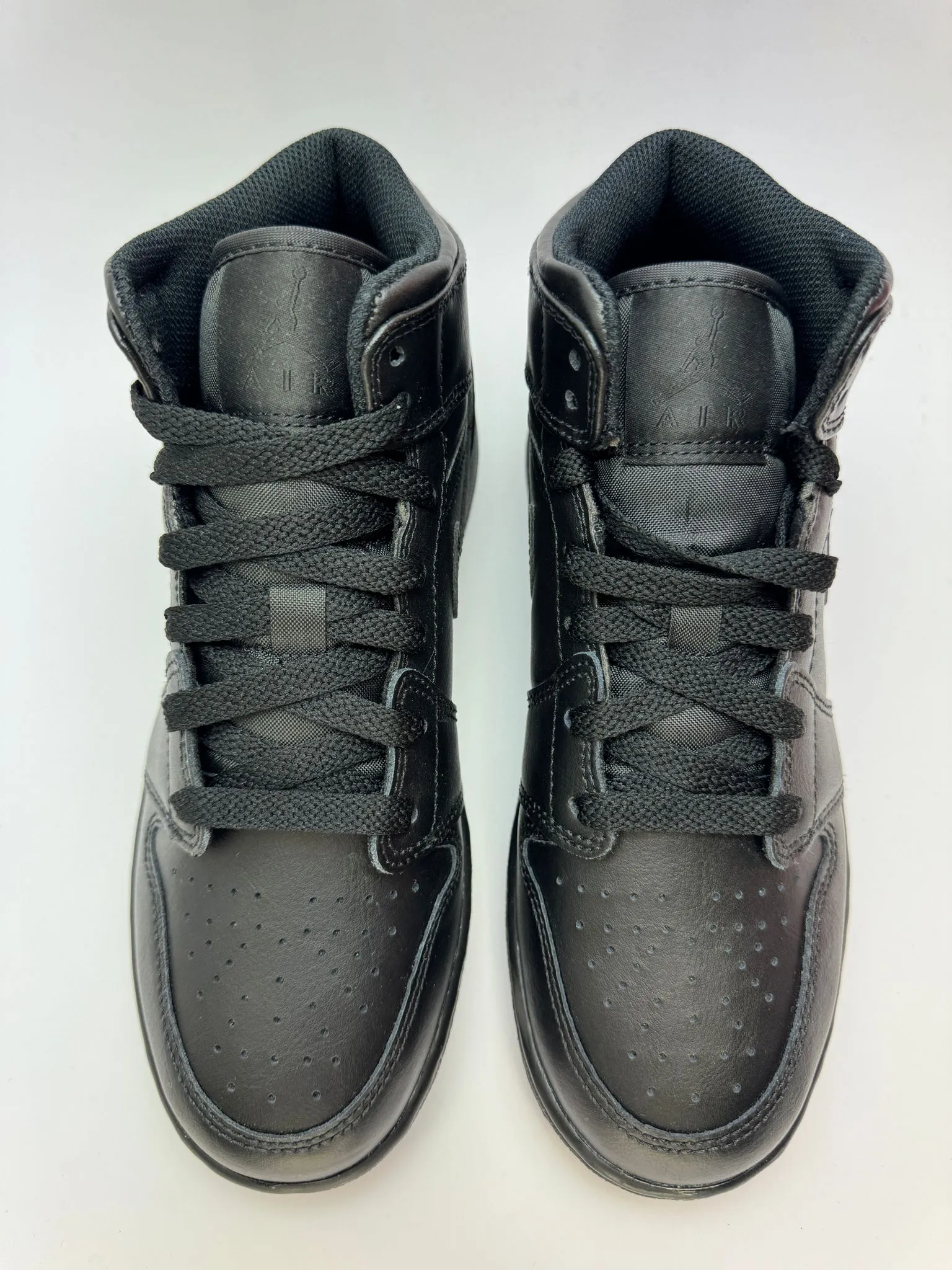 Air Jordan 1 Mid "Triple Black"