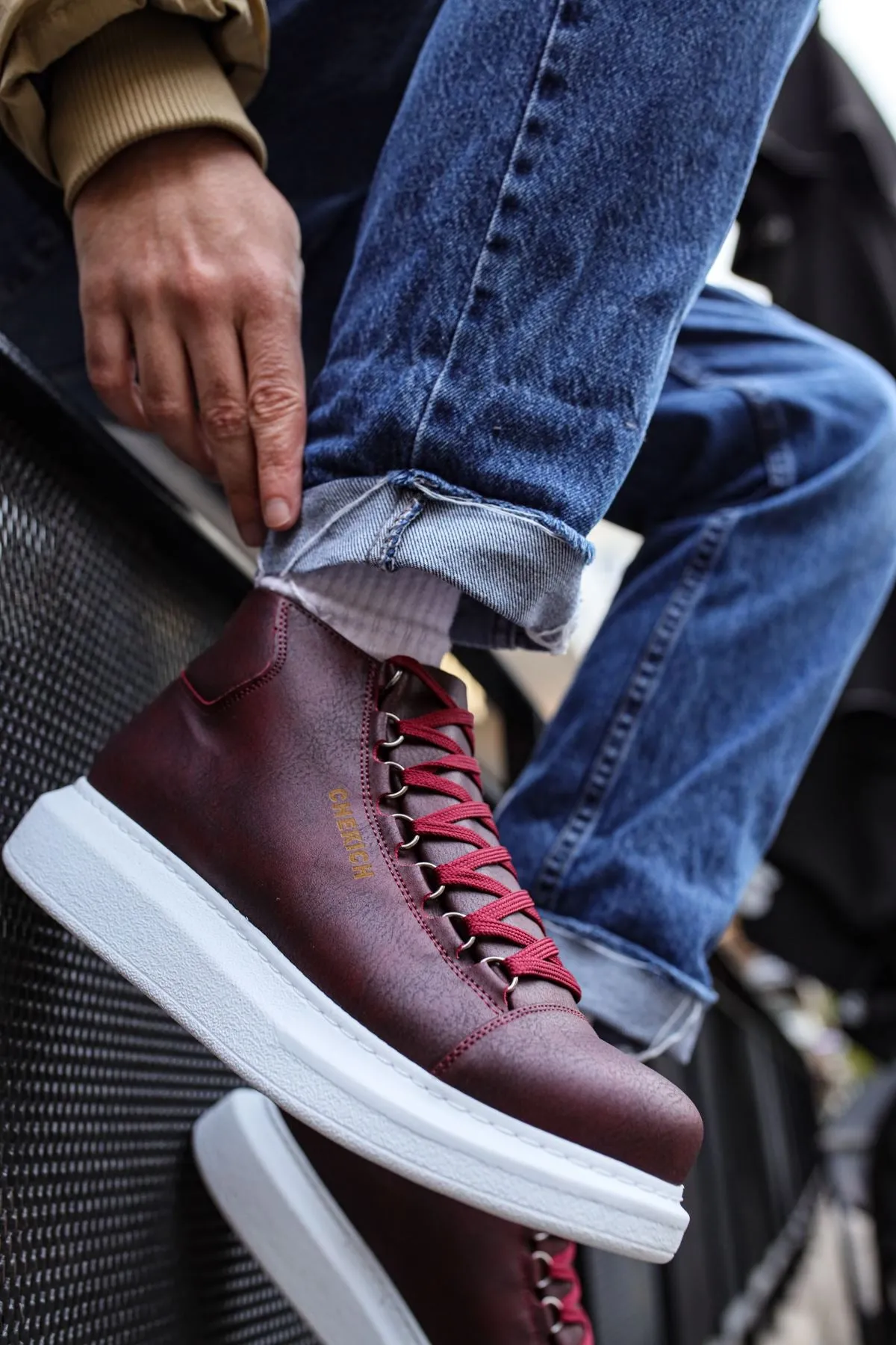 Bordeaux Mid Top Sneaker CH258